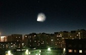 媒体报道俄罗斯UFO，其可能是巨型UFO通过虫洞来到地球