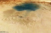 宇航局拍到火星表面“蓝色湖泊” 