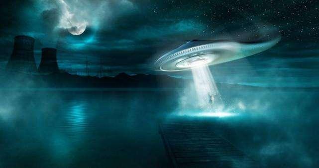 外星人为何时常光顾人类禁区？UFO专家：为了监控高技术武器