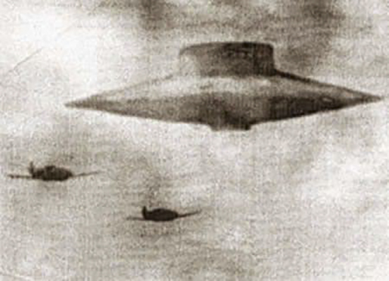 二战盟军飞行员遇到UFO，竟可能是德国黑科技产物
