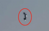 香港市民拍到UFO，呈银灰色悬浮在空中，难道外星人要来了？